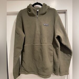 Men’s Columbia Sherpa half zip hoodie. Size Large